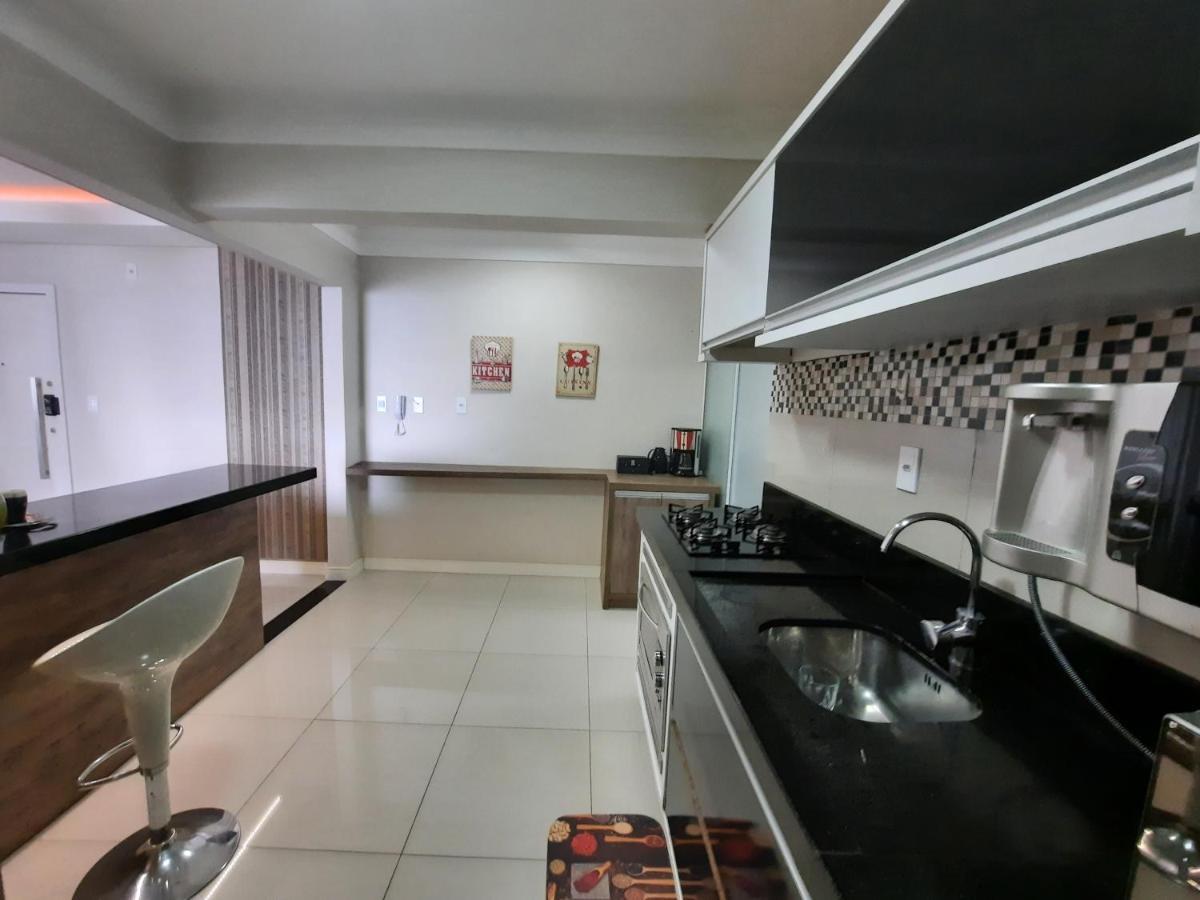 3 Suites Linda Vista Da Orla De Bc A 50M Da Praia - Somente Familiares Balneário Camboriú Екстериор снимка