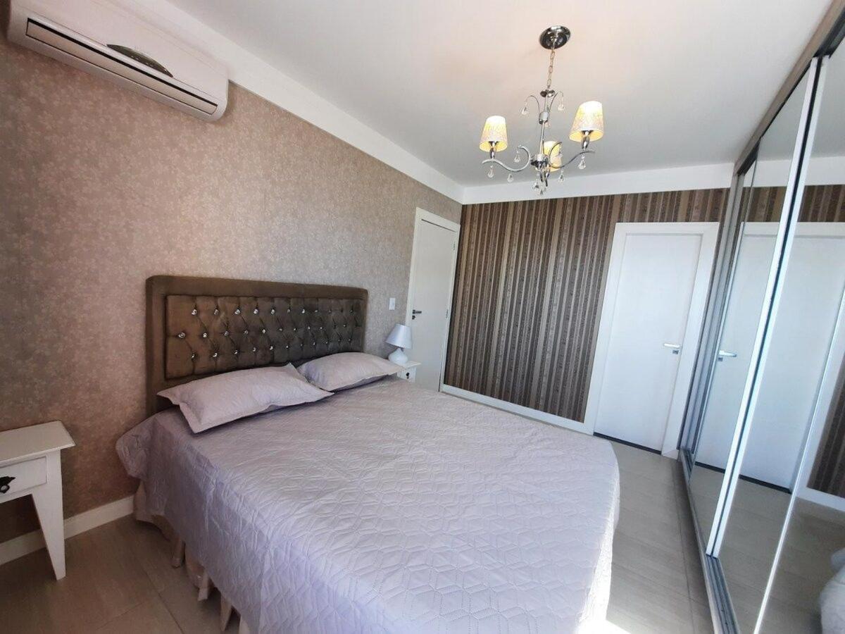 3 Suites Linda Vista Da Orla De Bc A 50M Da Praia - Somente Familiares Balneário Camboriú Екстериор снимка