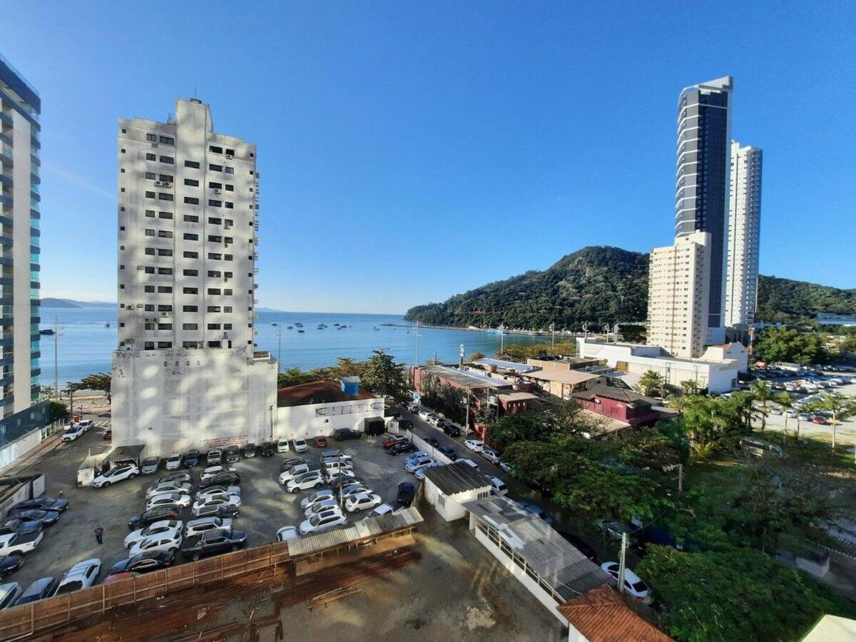 3 Suites Linda Vista Da Orla De Bc A 50M Da Praia - Somente Familiares Balneário Camboriú Екстериор снимка