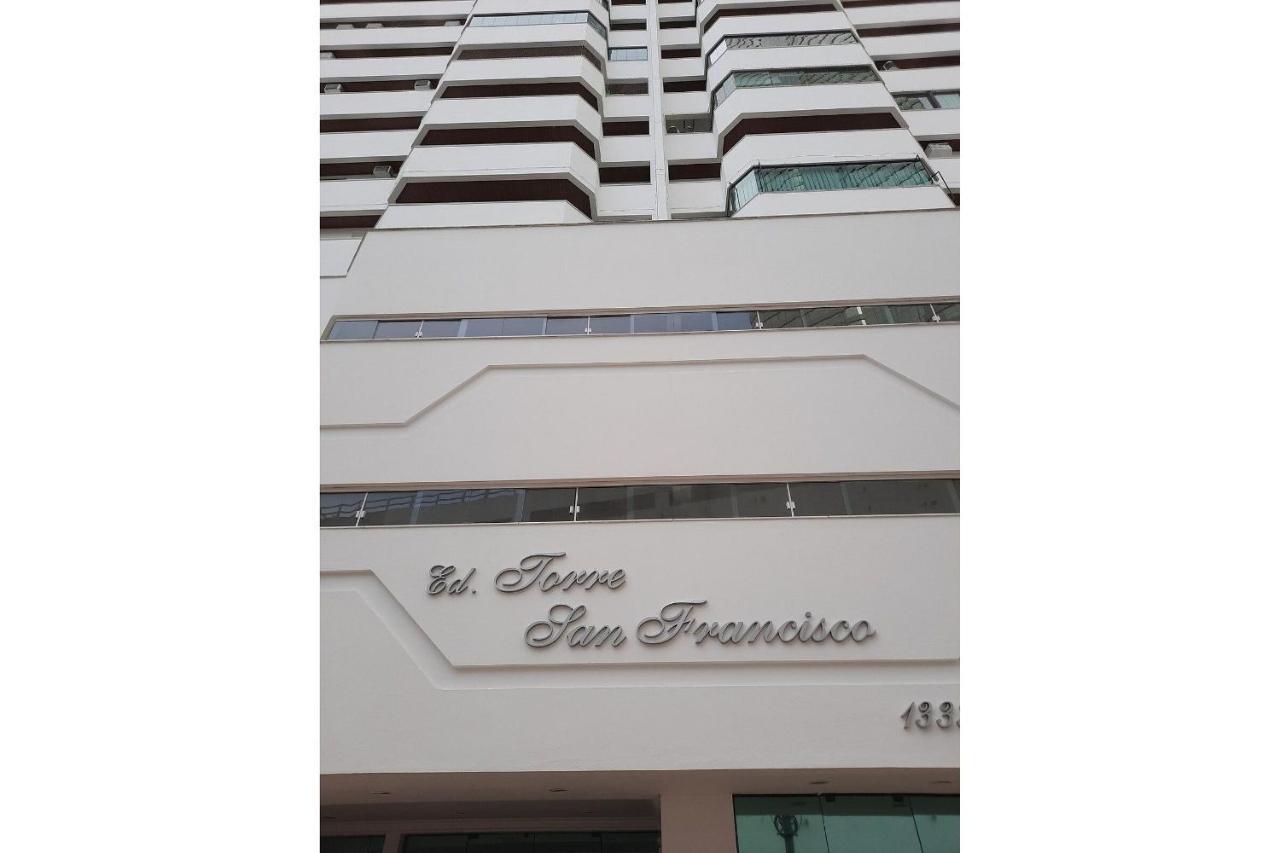 3 Suites Linda Vista Da Orla De Bc A 50M Da Praia - Somente Familiares Balneário Camboriú Екстериор снимка