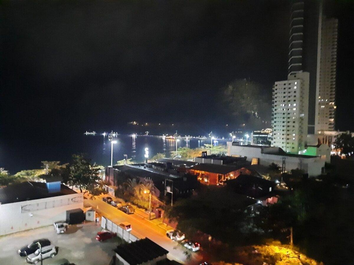 3 Suites Linda Vista Da Orla De Bc A 50M Da Praia - Somente Familiares Balneário Camboriú Екстериор снимка