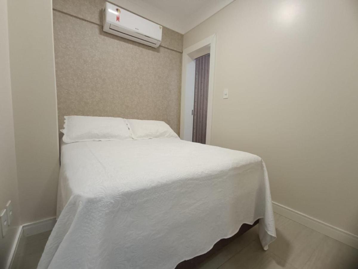 3 Suites Linda Vista Da Orla De Bc A 50M Da Praia - Somente Familiares Balneário Camboriú Екстериор снимка