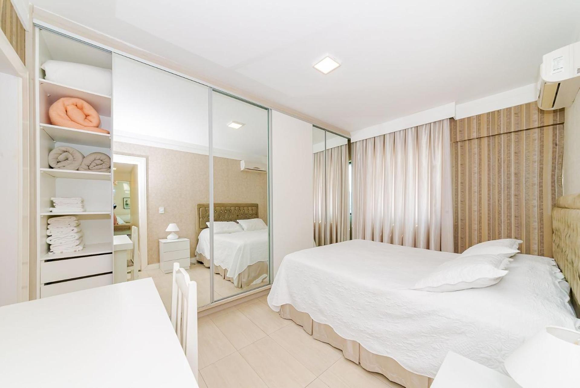 3 Suites Linda Vista Da Orla De Bc A 50M Da Praia - Somente Familiares Balneário Camboriú Екстериор снимка