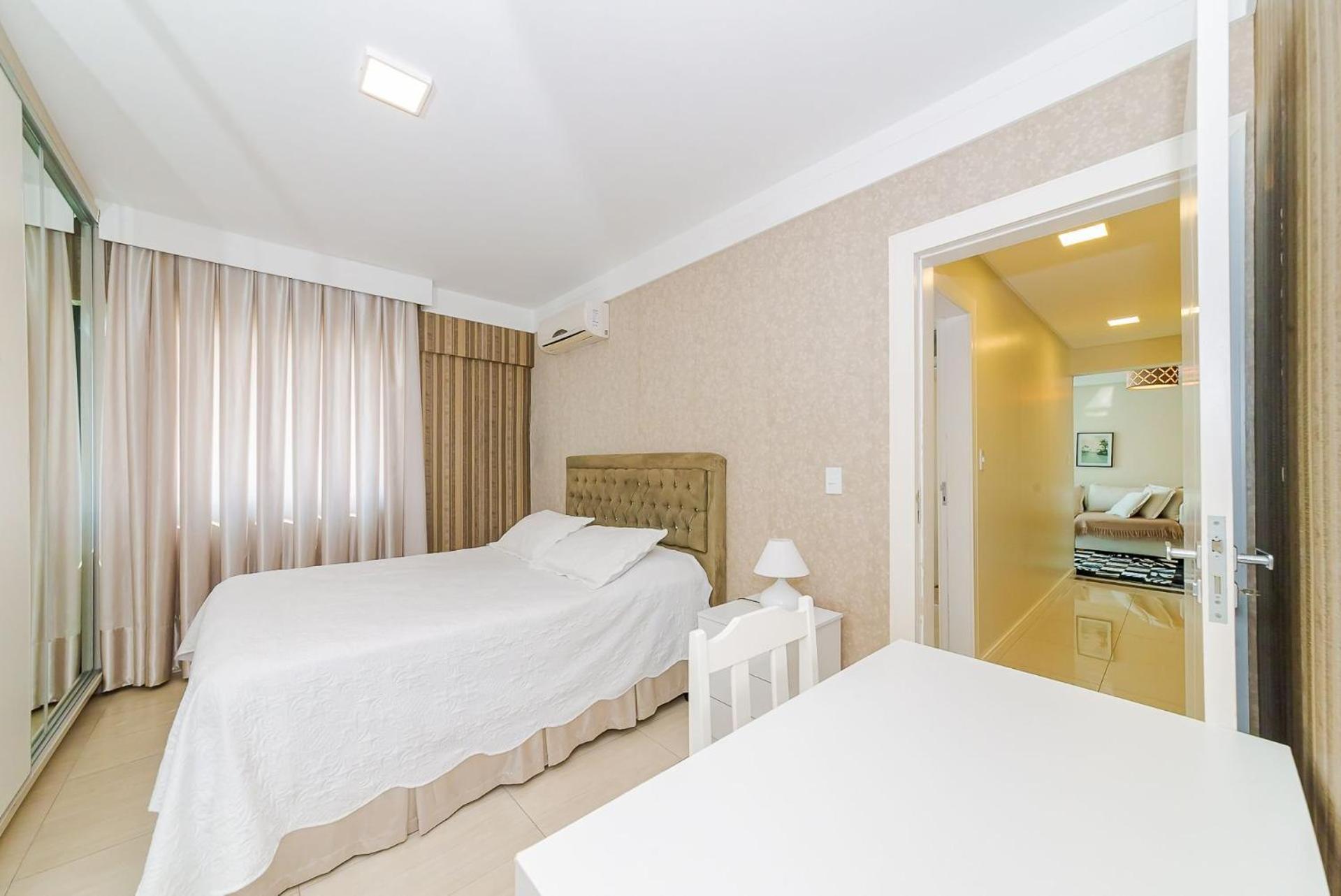3 Suites Linda Vista Da Orla De Bc A 50M Da Praia - Somente Familiares Balneário Camboriú Екстериор снимка